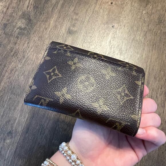 Louis Vuitton Monogram Canvas Koala Wallet - Picture 5 of 16